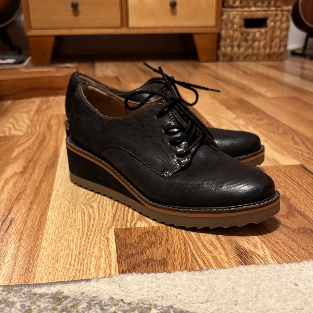 Sofft Black Leather Lace-Up Wedge Oxford Shoes, size 7